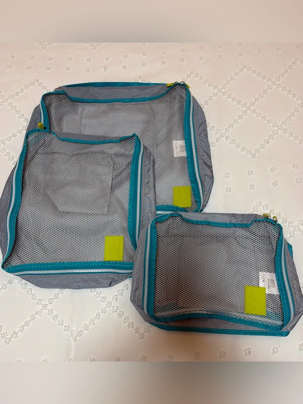 Mesh Clothing Packing Cubes Travel Luggage and Backpack Organizer Set Of 3